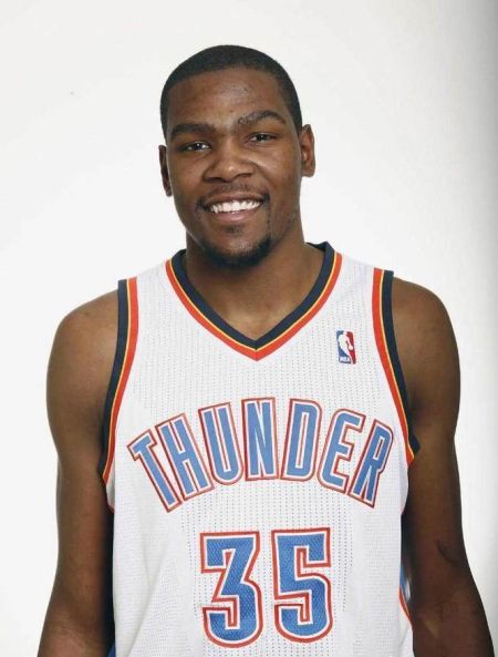 本赛季湖人打到关键时刻的比赛8胜0负，未尝败绩（湖人本季关键时刻8战全胜，尚无败绩）