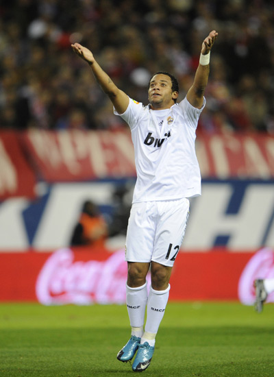 篮球NBA裁判承认关键球判罚存在问题