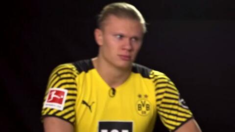 B席：上赛季的表现并不如愿，新赛季我们想提升自己争夺奖杯