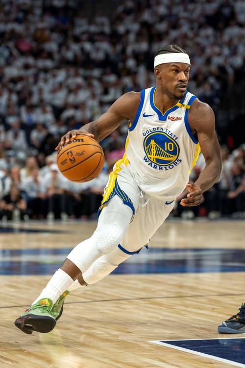 继姆巴佩之后，凯恩是本赛季第二位打入25球的五大联赛球员（凯恩成为本赛季五大联赛第二位打进25球的球员，仅次于姆巴佩）